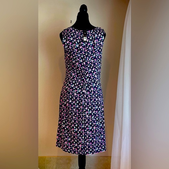 Beautiful cocktail dress. - Picture 3 of 4